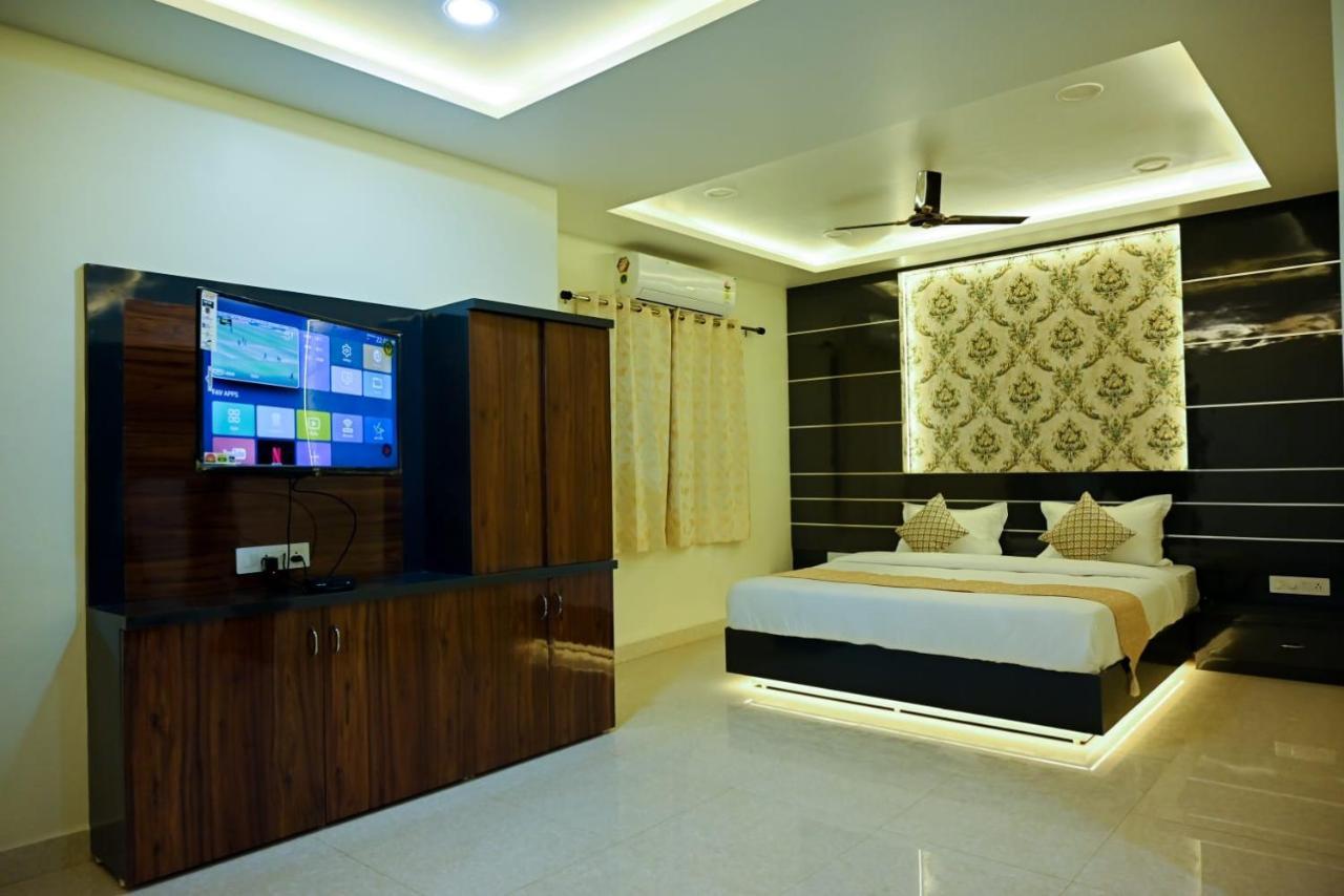 Hotel Golden Bliss Bhopal Bagian luar foto