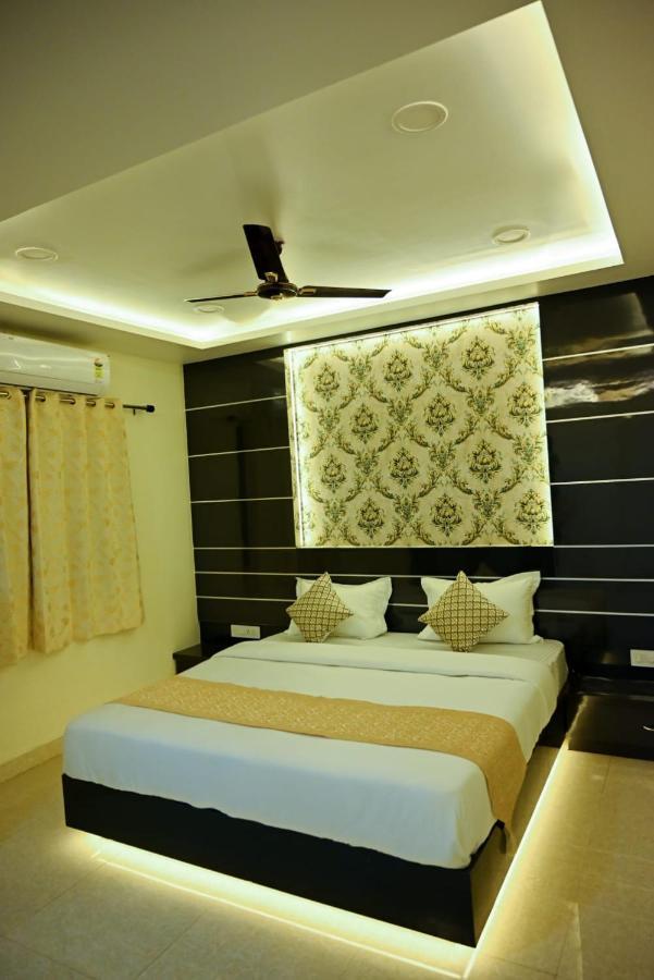 Hotel Golden Bliss Bhopal Bagian luar foto