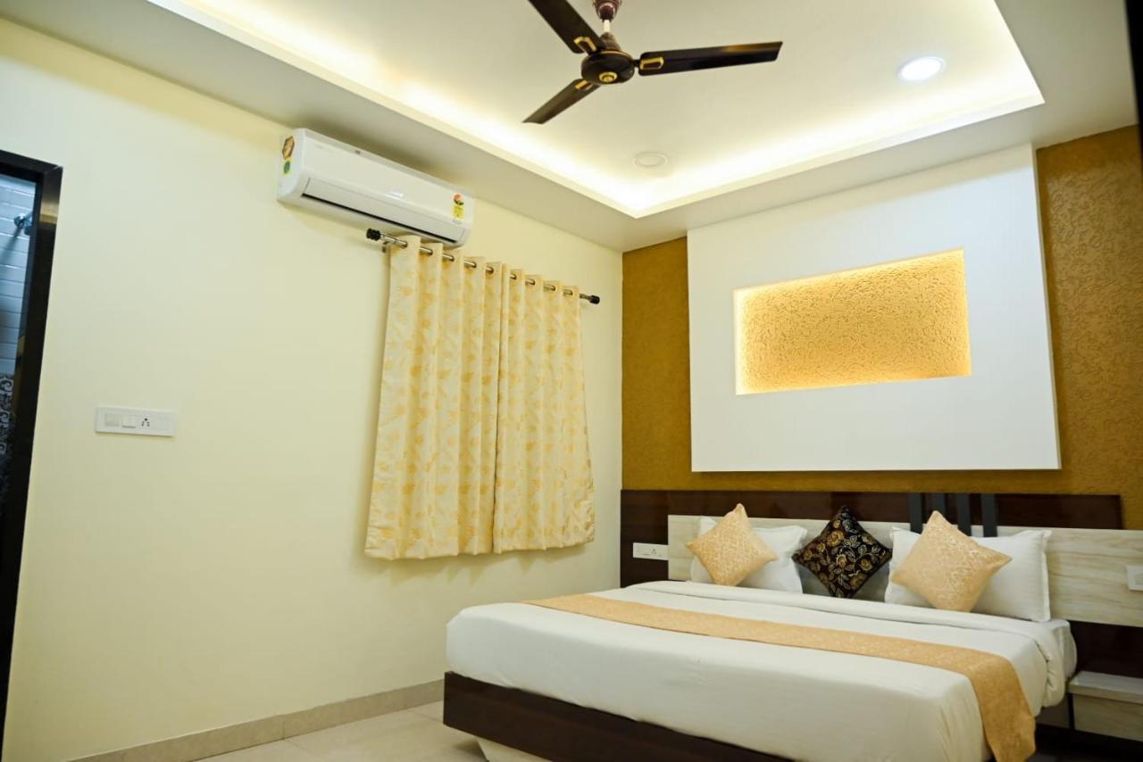 Hotel Golden Bliss Bhopal Bagian luar foto