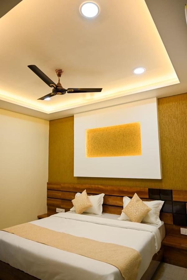 Hotel Golden Bliss Bhopal Bagian luar foto