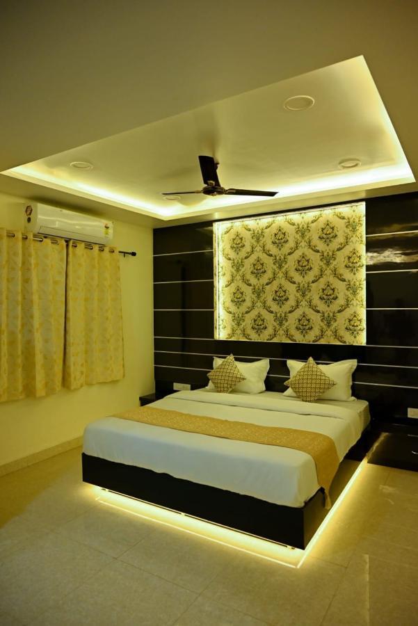 Hotel Golden Bliss Bhopal Bagian luar foto