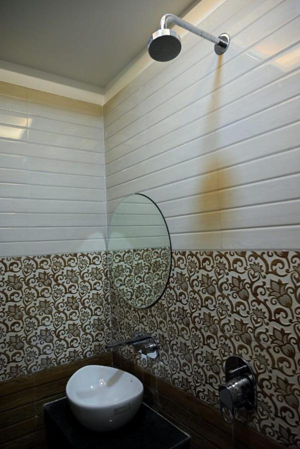 Hotel Golden Bliss Bhopal Bagian luar foto