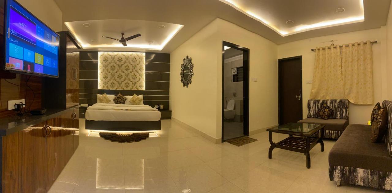 Hotel Golden Bliss Bhopal Bagian luar foto