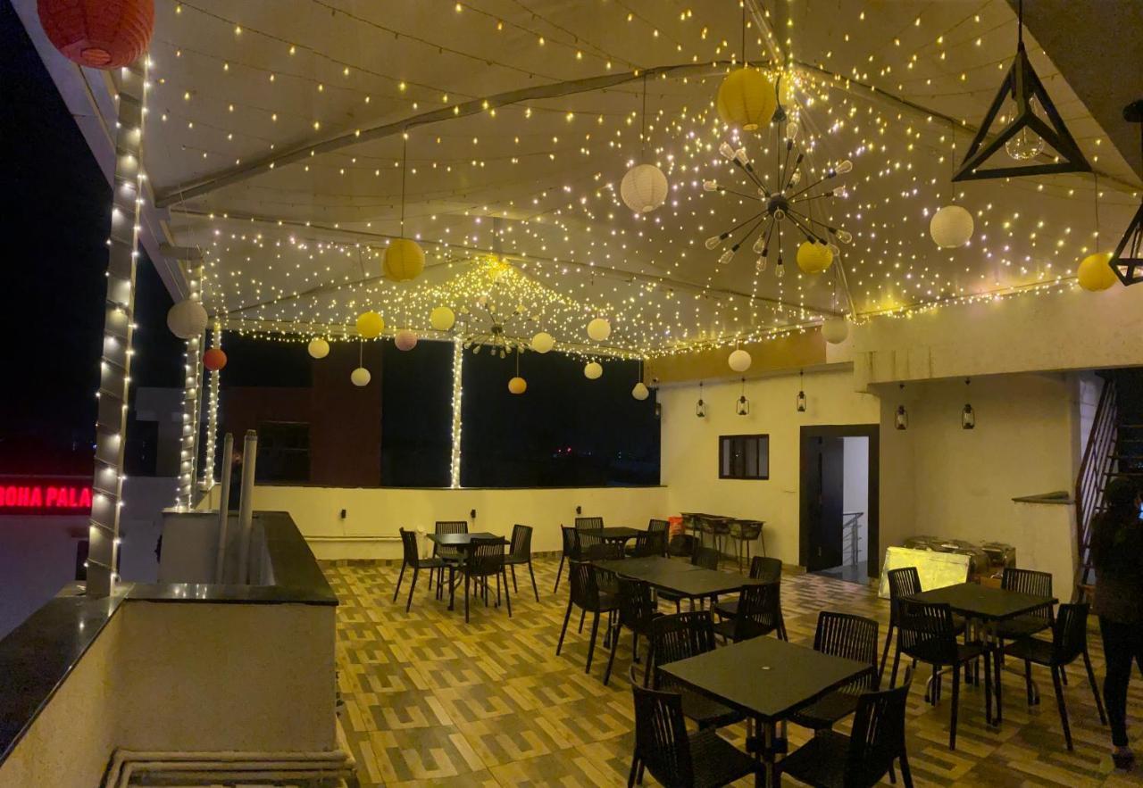 Hotel Golden Bliss Bhopal Bagian luar foto