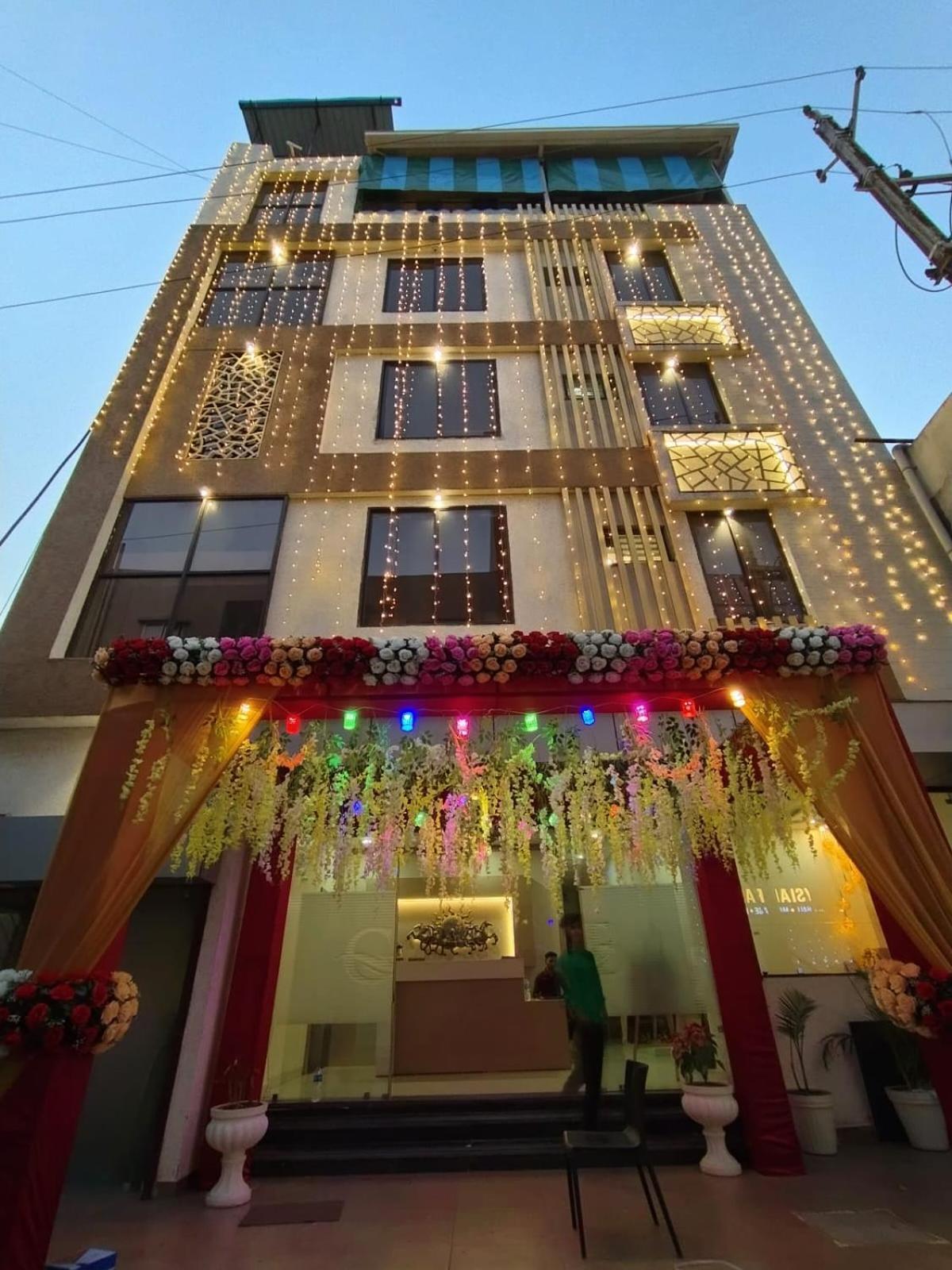 Hotel Golden Bliss Bhopal Bagian luar foto