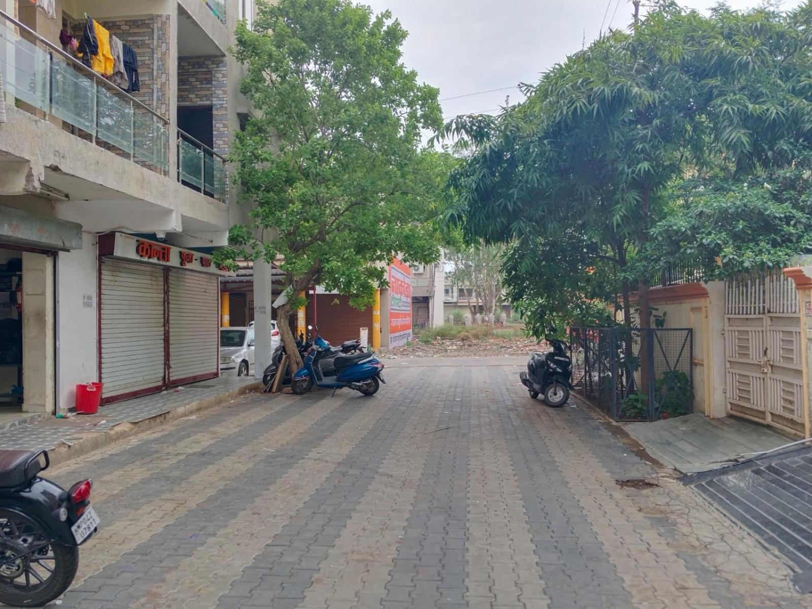 Hotel Golden Bliss Bhopal Bagian luar foto